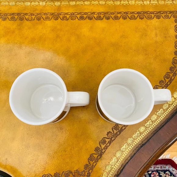 Dunkin Donuts Retro Diner White Brown Circle Logo 12 oz Coffee Mugs 2010 2 Cups - Picture 3 of 5